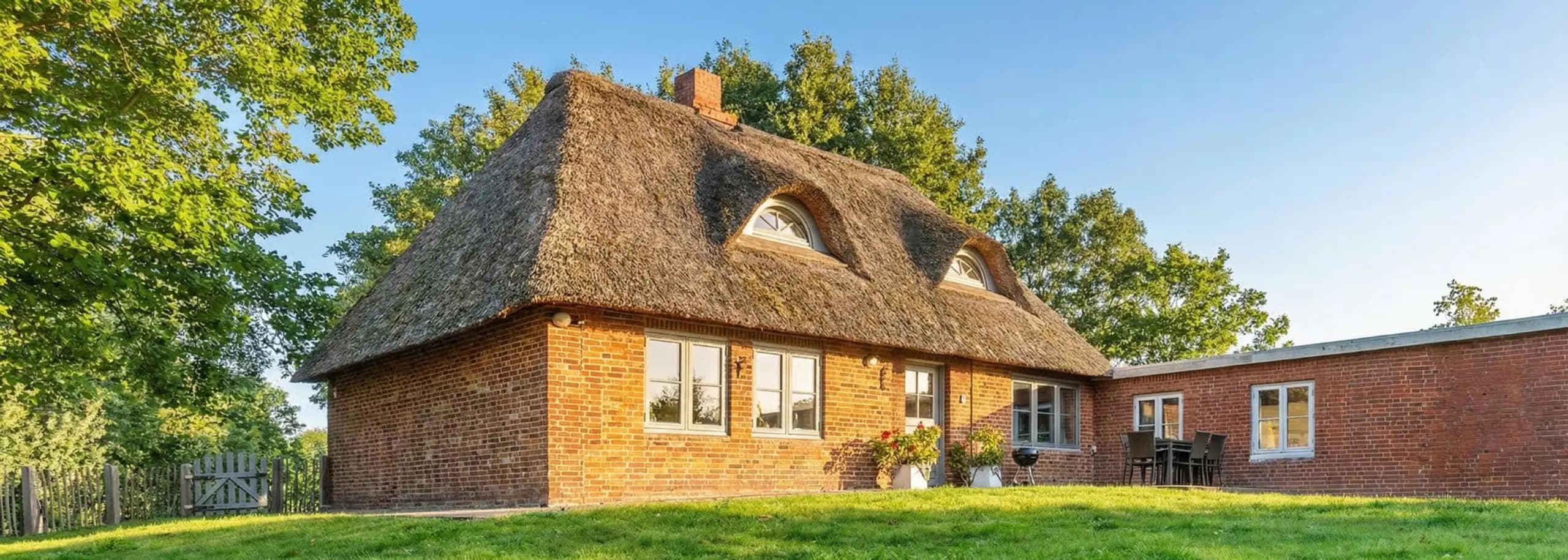 Reetdachunterkünfte an der Nordsee